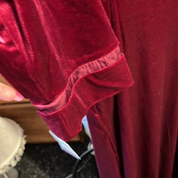 NWT Ruby Red Velvet Robe🔥 - Picture 4 of 7